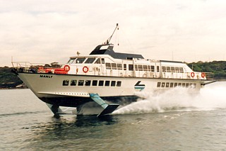 Manly (IV) heads to Circular Quay in late 1984